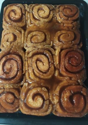 Una foto de Rollos de canela con caramelo