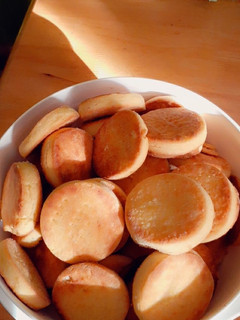 A picture of Short and sweet easy to make biscuits.