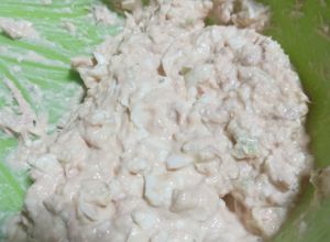 Una foto de Ensalada de huevo cocido y atún