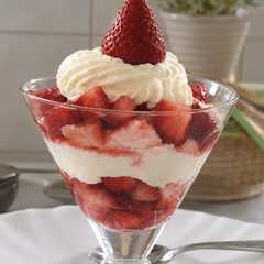 Copa Clásica De Frutillas Con Crema-レシピのメイン写真
