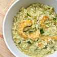 Risotto au pesto, courgettes et crevettes