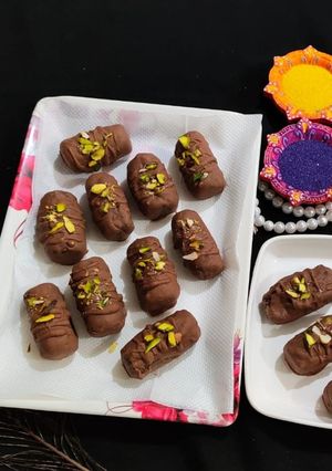 A picture of No oven no flour Instant chocolate roll (festival special).