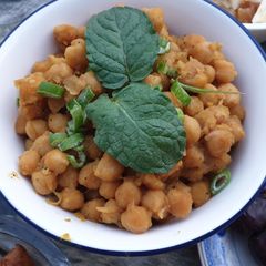 A picture of Mom's Chana Chaat.