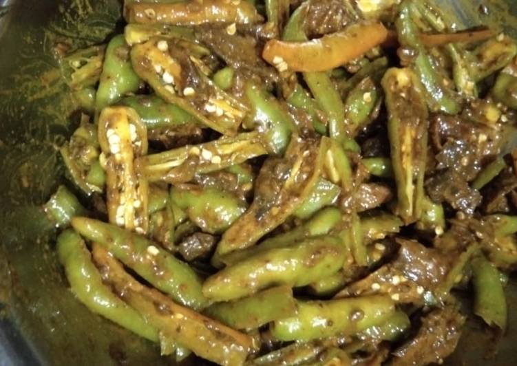 Green chilli pickle