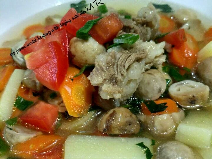 Langkah Mudah untuk Membuat Resep Sop jamur,wortel,kentang with daging sapi ala MR Anti Ribet, Enak Banget