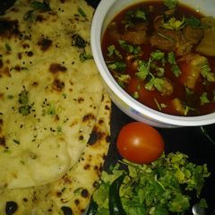 A picture of Garlic butter naan.