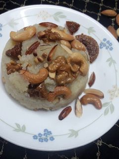 ड्रायफ्रूट शिरा (dryfruit sheera recipe in marathi) रेसिपी चे मुख्य फोटो