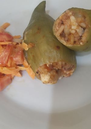 Una foto de Caigua rellena con carne de soya y choclo