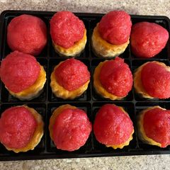 A picture of Bubble gum flavour boondi ladoo pastry.