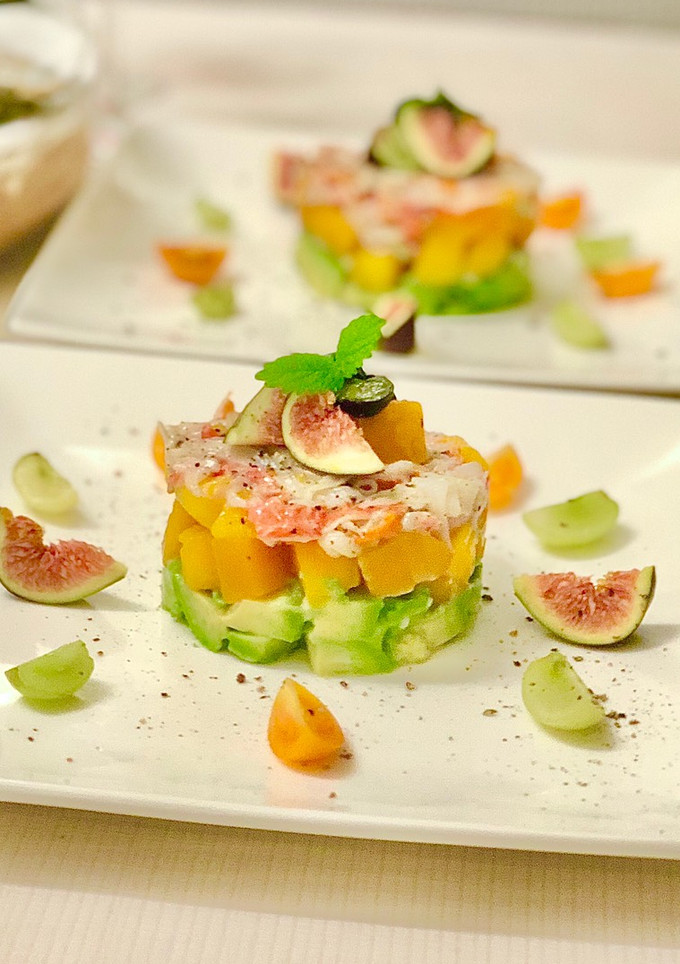 A picture of Truffle Crabmeat Salad with Mango and Avocado 🦀 🥭 🥑.