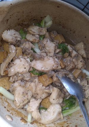 豆干炒雞胸肉炒小白菜勾芡 的食譜成品照片