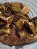 Hongos boletus silvestres en reducción de licor