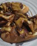 Hongos boletus silvestres en reducción de licor