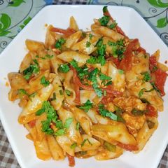 A picture of Tandoori Vegetable Garlic Chicken Pasta.