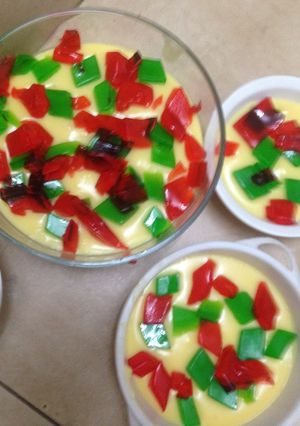 A picture of Creamy custard jelly.