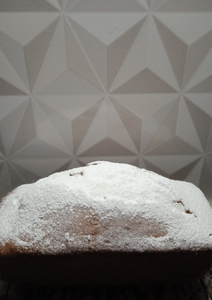 Una foto de Budín banana y duraznos con pasas de uva con licuadora