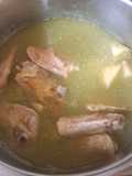 Chicken Drumsticks with Potatoes in Green Sauce