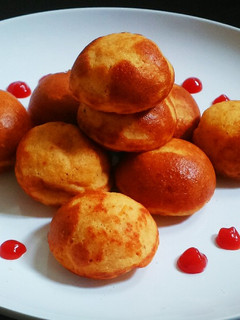 A picture of Bread appam with leftover bread.