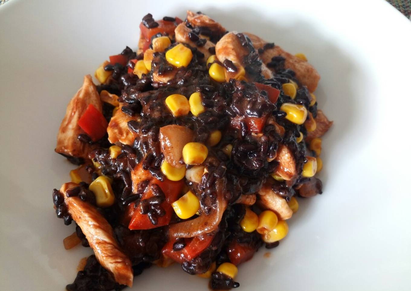 Spicy chicken, veg and black rice one pan