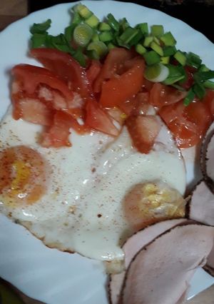Foto principal de Huevos a la plancha con lonchas veganas
