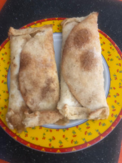 Una foto de Tortitas de trigo con compota de manzana