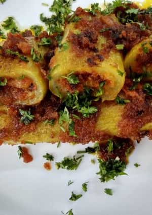 A picture of Stuffed bottle gourd.