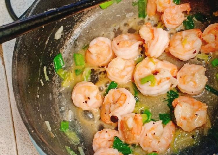 Cách Làm Món 30k tôm xào hành lá của Cơm Ktx - Cookpad