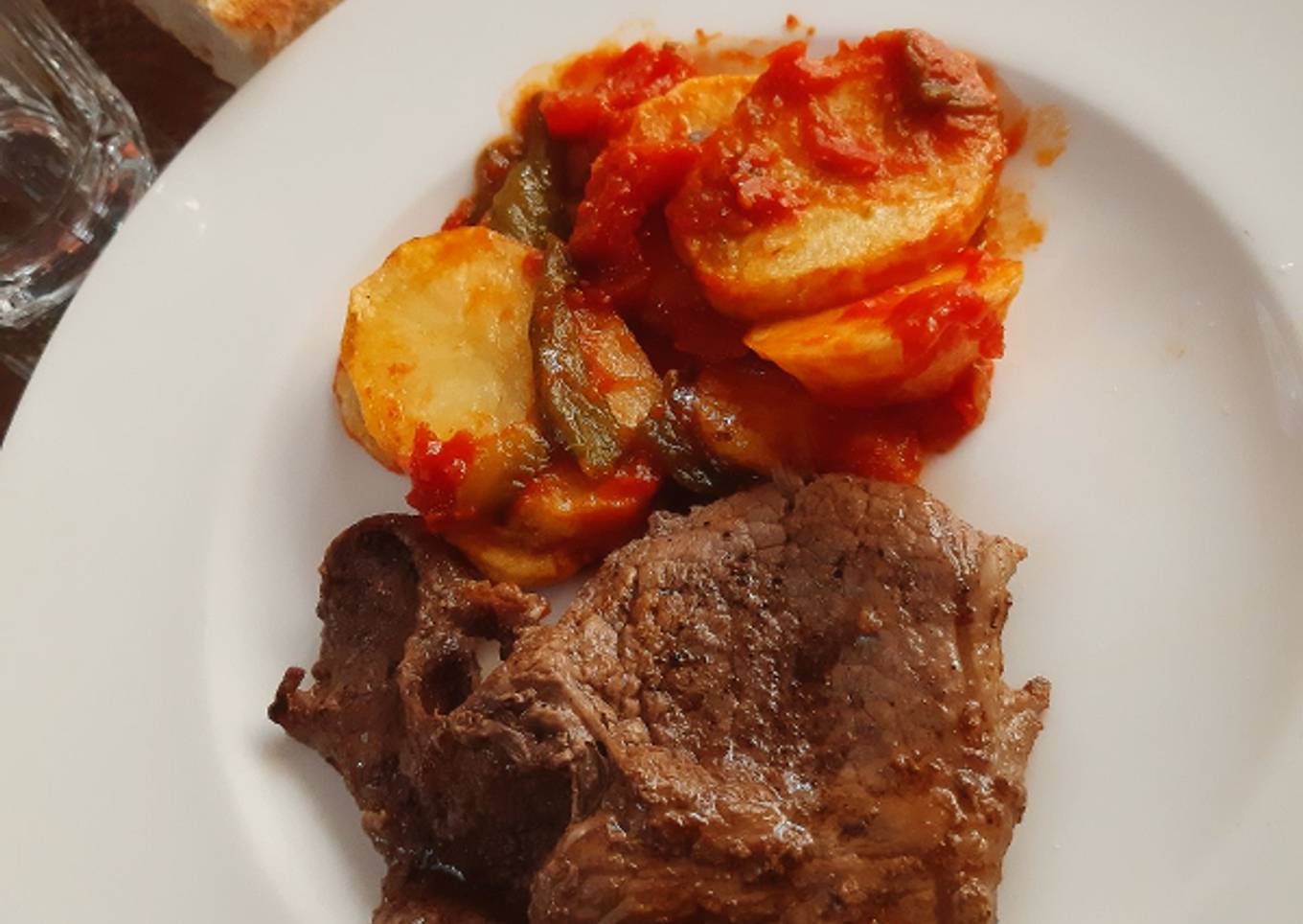 Steak saisi accompagné de chakchouka 🍴