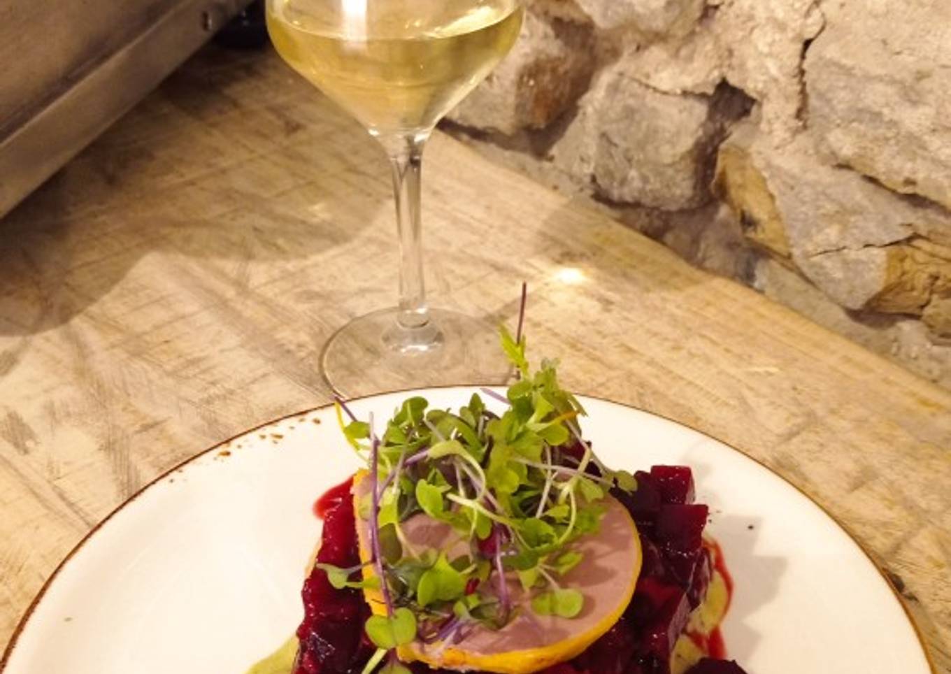 Tartar de Remolacha, Frutos Rojos y Mango y Salmorejo y Foie