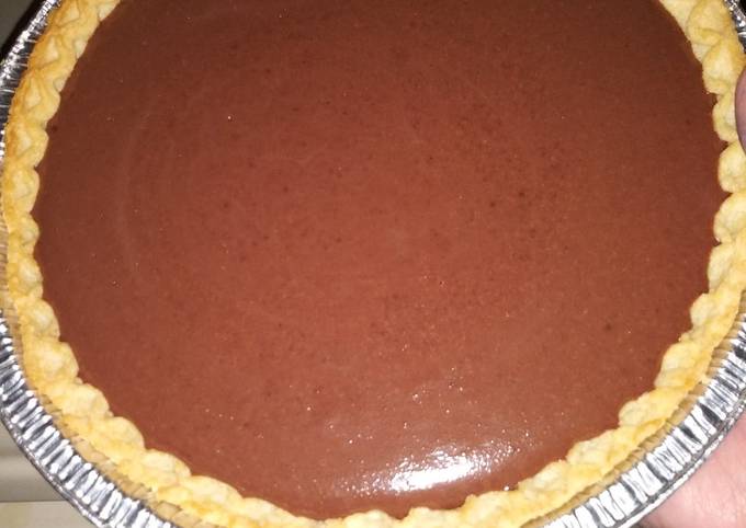 Quick 3 ingredient chocolate pie