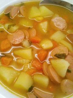 Magyaros burgonyaleves recept fotója