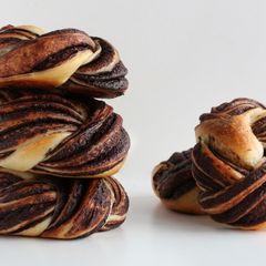 A picture of Chocolate Braided Bread [Brioche Wreath].