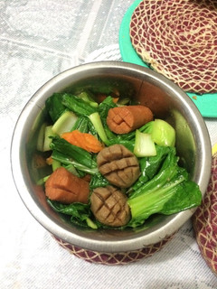 Foto resep Tumis pokcoy baso sosis ala fe'