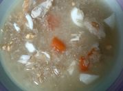 Una foto de sopa de arroz integral