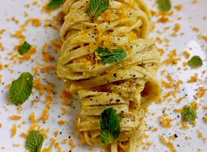Foto di Fettuccine con Crema di Carciofi, Menta e Bottarga di Muggine