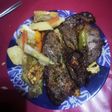 Chuletón de ternera al horno con patatas y guarnición