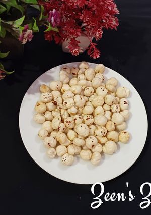 A picture of Oven Roasted and Salted Makhana.