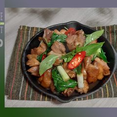 Three-Cup Chicken (Taiwanese cuisine) A picture of Three-Cup Chicken (Taiwanese cuisine).