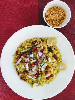 इंदौरी पोहा (indori poha recipe in Hindi) रेसिपी मुख्य फोटो