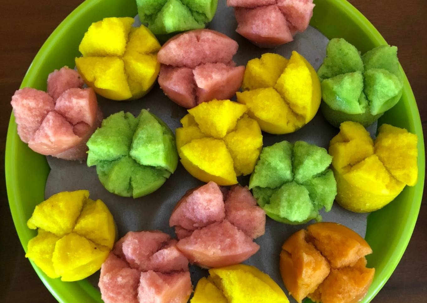 Kue Mangkok Rainbow Mekar Paripurna (Pakai Ademsari)
