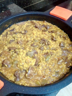 Una foto de Arroz con higaditos de pollo