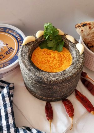 દહીં તિખારી(dahi tikhari recipe in Gujarati) રેસીપી મુખ્ય ફોટો