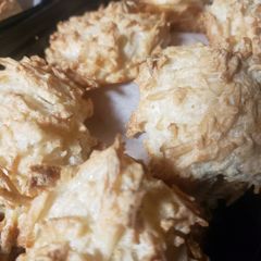 A picture of Coconut Macaroons.