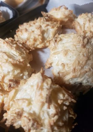 A picture of Coconut Macaroons.