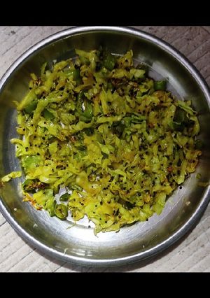 કોબી મરચાં નો સંભારો (Kobi Marcha Sambharo Recipe In Gujarati) રેસીપી મુખ્ય ફોટો