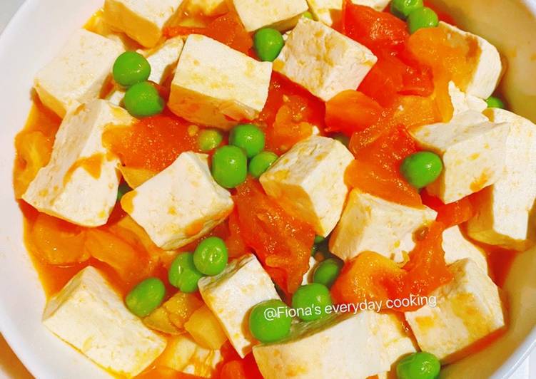 Steps to Prepare Speedy Vegetarian tomato sauce tofu素食版西红柿烧豆腐