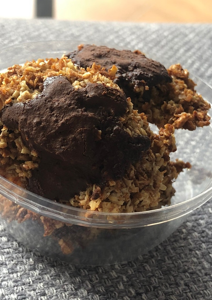 Una foto de Galletas de avena, coco y chocolate