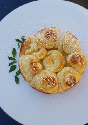 A picture of Rose Rolls.