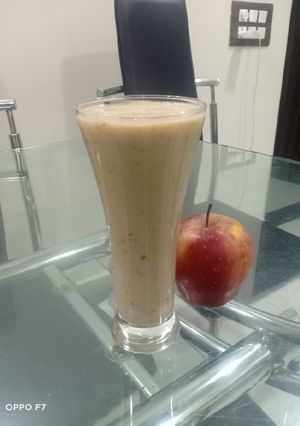 સ્મૂધી (Smoothie Recipe in Gujarati) રેસીપી મુખ્ય ફોટો