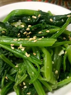 韓式小菜：涼拌芝麻香菠菜 的食譜成品照片